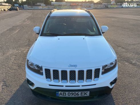 Jeep Compass 2014 белый - фото 12