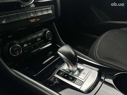 Infiniti Q30 2017 - фото 16