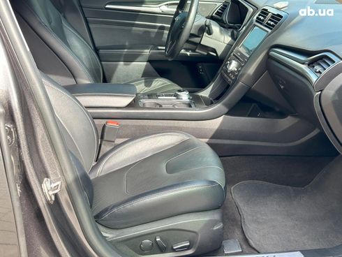 Ford Fusion 2018 серый - фото 28