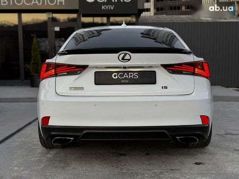 Lexus IS 2017 - фото 5