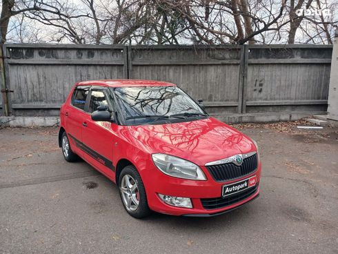 Skoda Fabia 2012 красный - фото 3