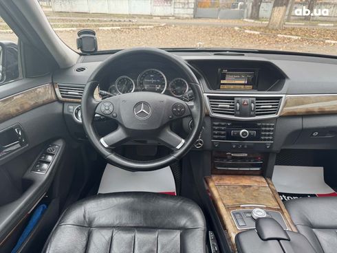 Mercedes-Benz E-Класс 2010 черный - фото 16