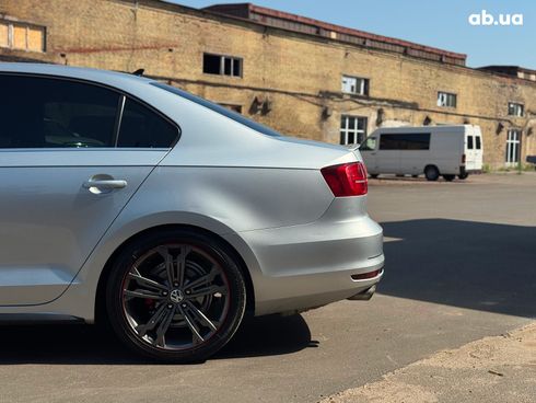 Volkswagen Jetta 2015 серый - фото 7