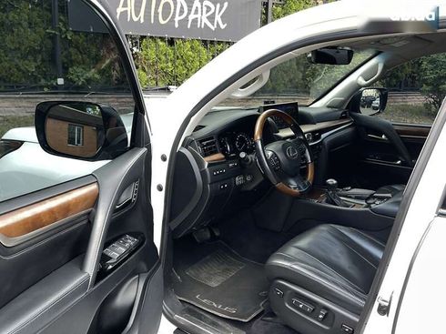 Lexus LX 2015 - фото 15