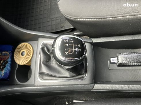 Skoda Rapid 2013 бежевый - фото 3