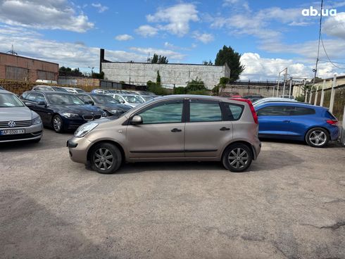 Nissan Note 2006 бежевый - фото 2