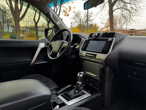 Toyota Land Cruiser Prado 2018 черный - фото 29