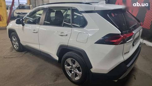 Toyota RAV4 2022 - фото 4