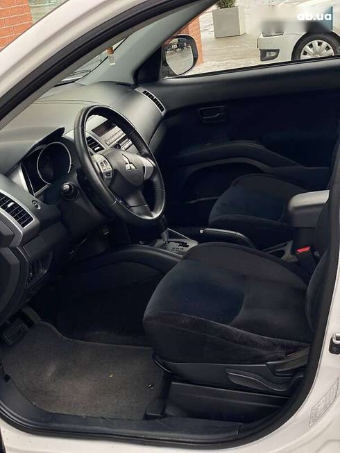 Mitsubishi Outlander 2011 - фото 20