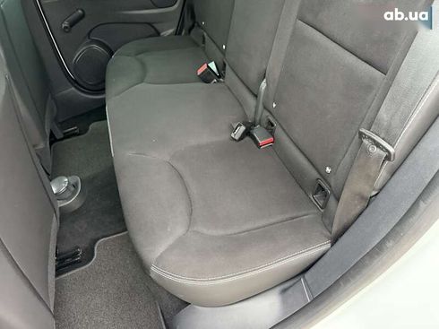 Renault Clio 2016 - фото 14