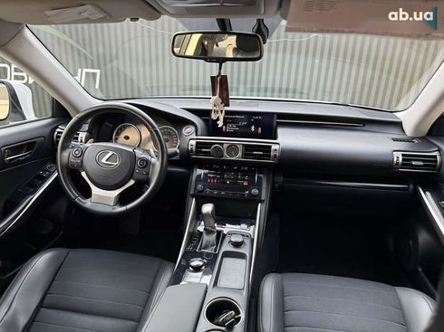 Lexus IS 2013 - фото 26