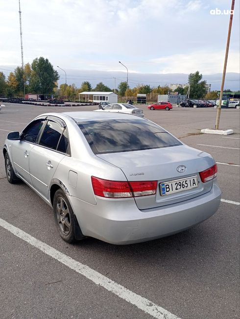 Hyundai Sonata 2006 серебристый - фото 5