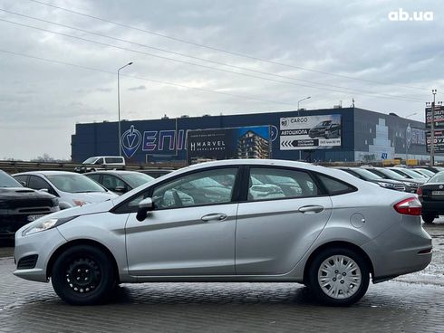 Ford Fiesta 2015 серый - фото 9