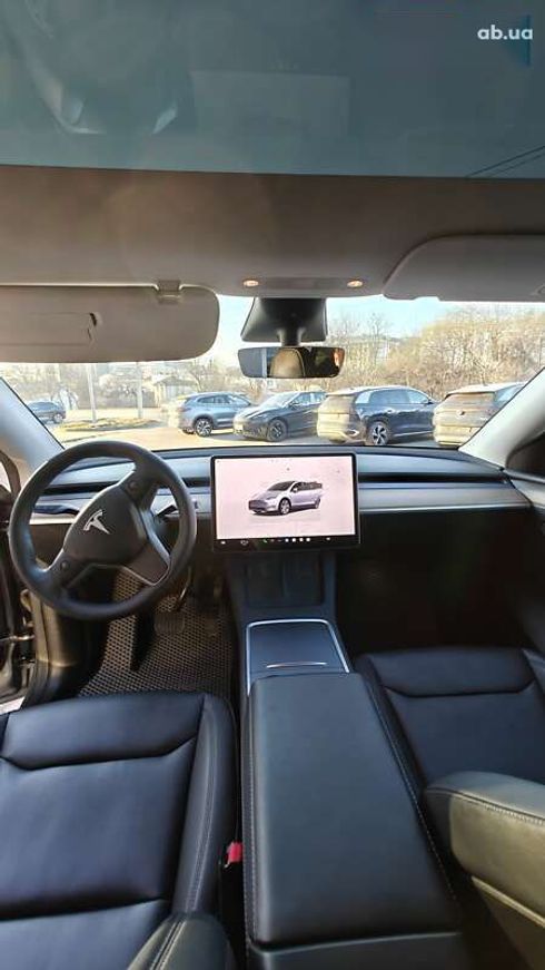 Tesla Model Y 2023 - фото 10