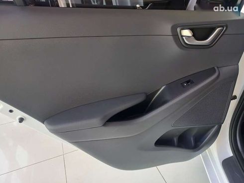 Hyundai Ioniq 2017 - фото 22