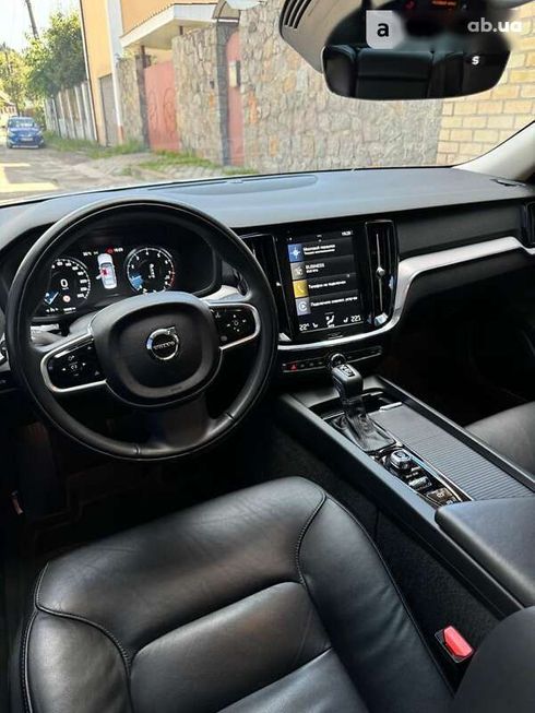 Volvo S60 2020 - фото 10