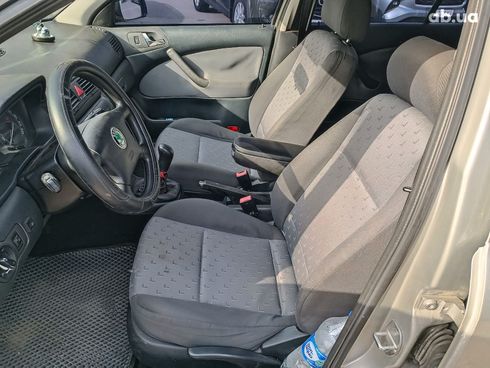 Skoda Octavia 2008 бежевый - фото 19