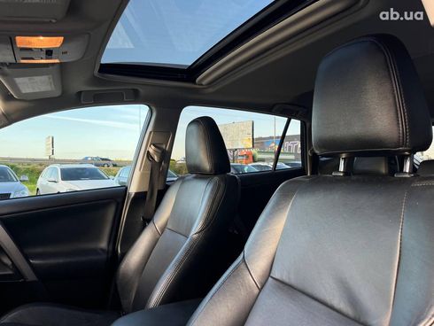 Toyota RAV4 2016 черный - фото 16