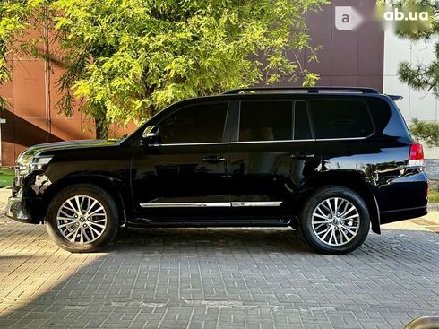 Toyota Land Cruiser 2020 - фото 18