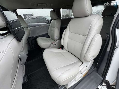 Toyota Sienna 2019 - фото 28