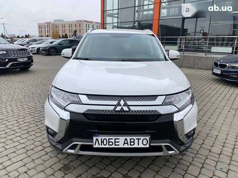 Mitsubishi Outlander 2018 - фото 2