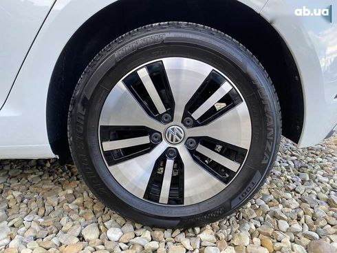 Volkswagen e-Golf 2020 - фото 18