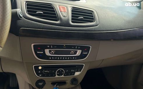 Renault Fluence 2010 - фото 16