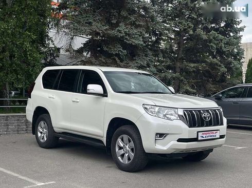 Toyota Land Cruiser Prado 2019 - фото 8