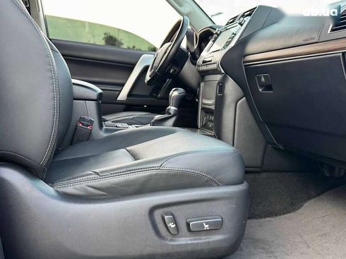 Toyota Land Cruiser Prado 2019 - фото 24
