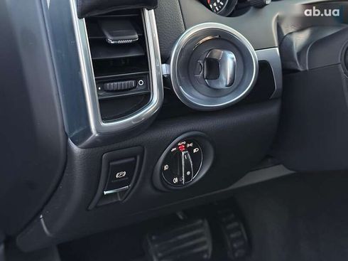 Porsche Cayenne 2017 - фото 26