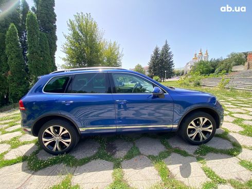 Volkswagen Touareg 2015 синий - фото 11