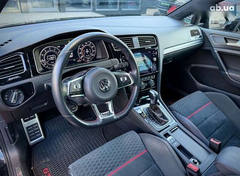 Volkswagen Golf GTI 2020 - фото 16