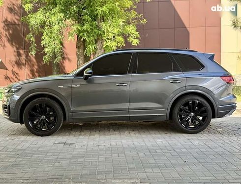 Volkswagen Touareg 2020 - фото 21