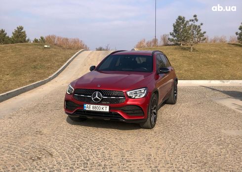 Mercedes-Benz GLC-Класс 2019 красный - фото 4