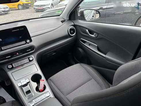 Hyundai Kona Electric 2021 - фото 21
