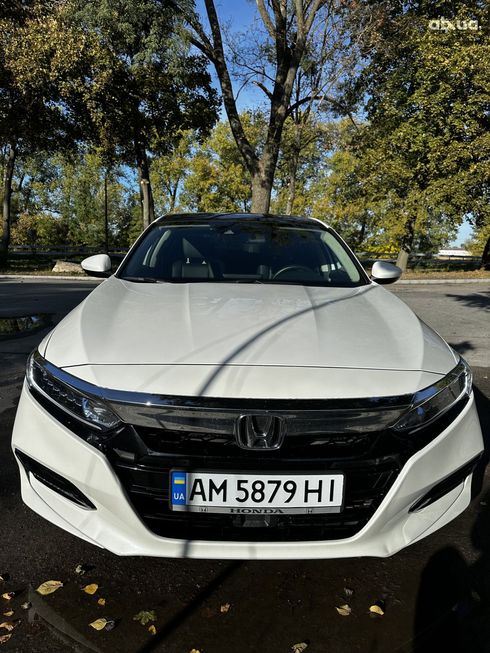 Honda Accord 2018 белый - фото 13
