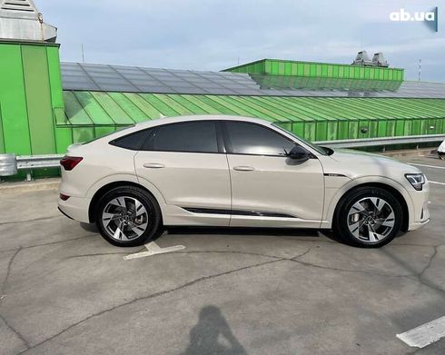 Audi E-Tron 2021 - фото 4