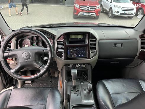 Mitsubishi Pajero Wagon 2002 черный - фото 40