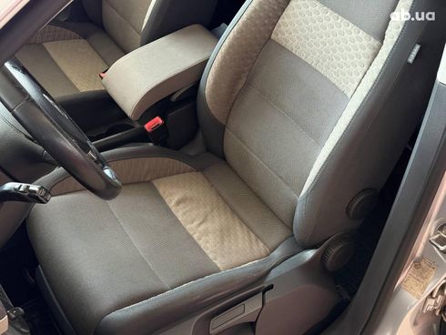 Volkswagen Touran 2008 серый - фото 14