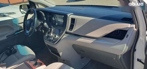 Toyota Sienna 2016 - фото 19