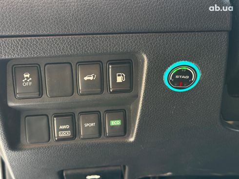 Nissan Rogue 2017 белый - фото 14