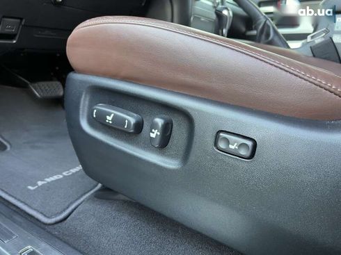Toyota Land Cruiser 2019 - фото 30