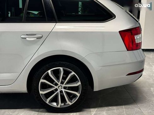 Skoda Octavia 2017 - фото 12