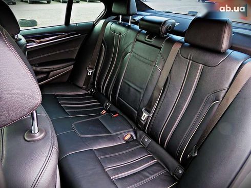 BMW 5 серия 2017 - фото 18