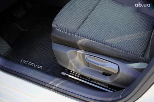 Skoda Octavia 2020 - фото 18