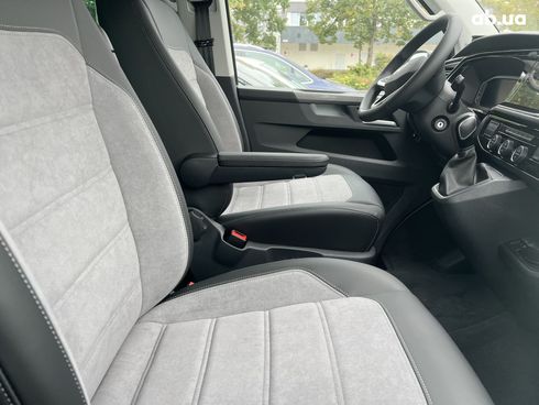 Volkswagen Multivan 2023 - фото 26