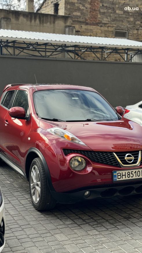 Nissan Juke 2012 красный - фото 6