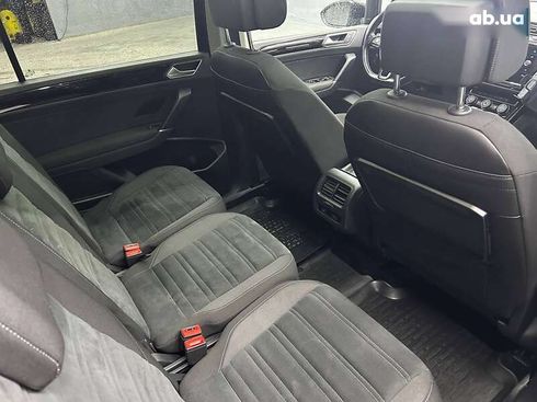 Volkswagen Touran 2017 - фото 12