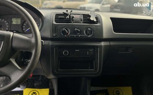 Skoda Fabia 2010 - фото 13