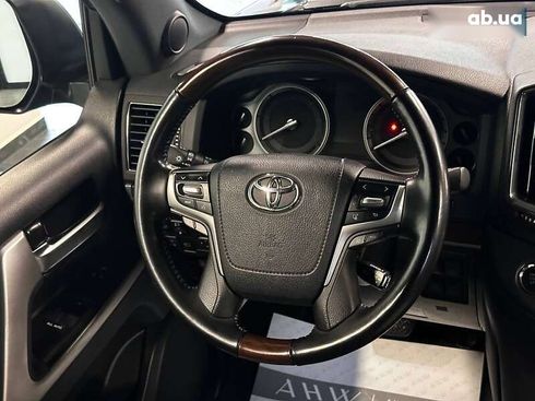 Toyota Land Cruiser 2020 - фото 29